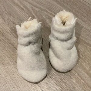 Baby slippers 12-18mo